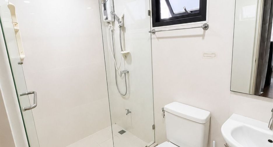 For rent 2 bedrooms condo in Bang Na, Bangkok