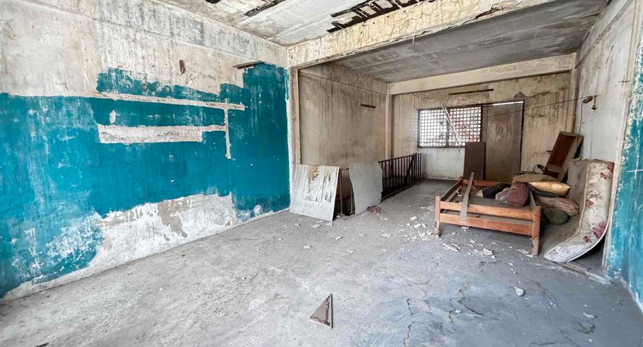 For sale 2 bedrooms retail Space in Khan Na Yao, Bangkok