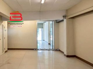 Продажа 4 спальни торговое помещение в Mueang Nonthaburi, Нонтабури