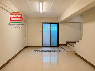 Продажа 4 спальни торговое помещение в Mueang Nonthaburi, Нонтабури