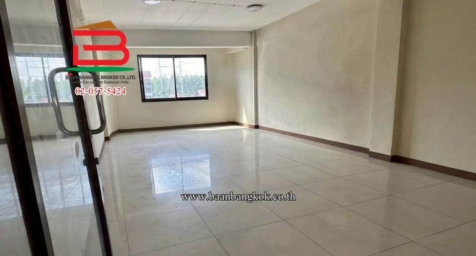 Продажа 4 спальни торговое помещение в Mueang Nonthaburi, Нонтабури