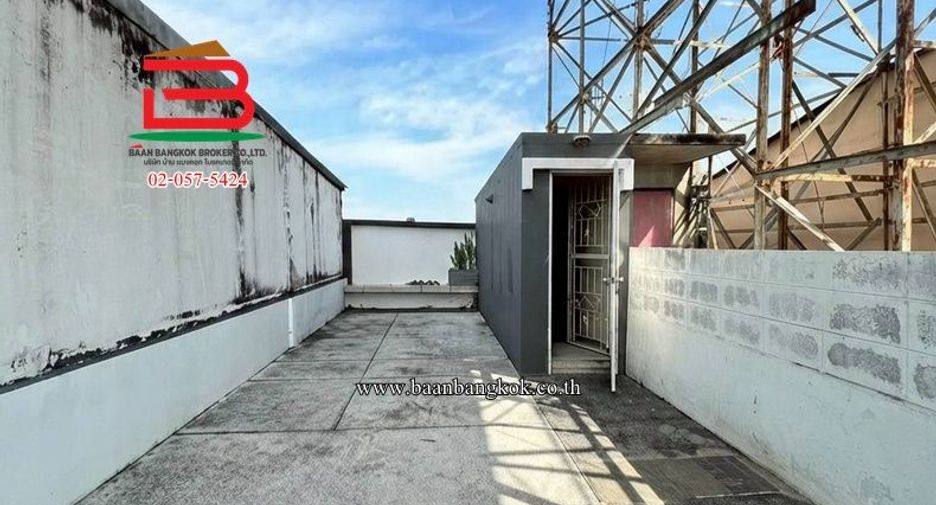Продажа 4 спальни торговое помещение в Mueang Nonthaburi, Нонтабури