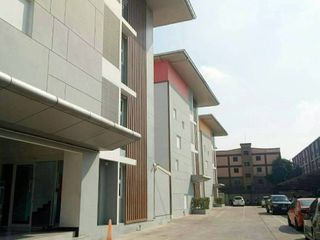 Apartment zum Kauf mit Studio in Lat Krabang, Bangkok