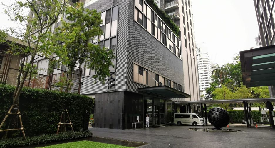 For rent 2 bedrooms condo in Watthana, Bangkok