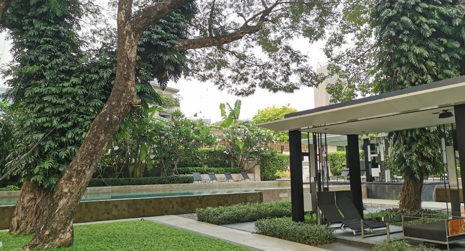 For rent 2 bedrooms condo in Watthana, Bangkok