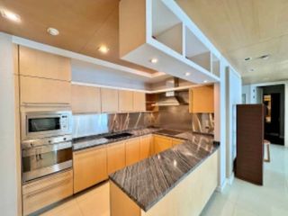 Condo en alquiler de 3 habitaciones en Pathum Wan, Bangkok