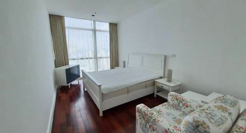 À louer 4 chambres condo à Pathum Wan, Bangkok