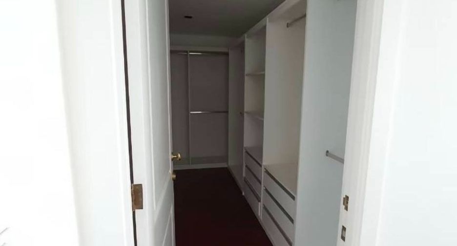À louer 4 chambres condo à Pathum Wan, Bangkok