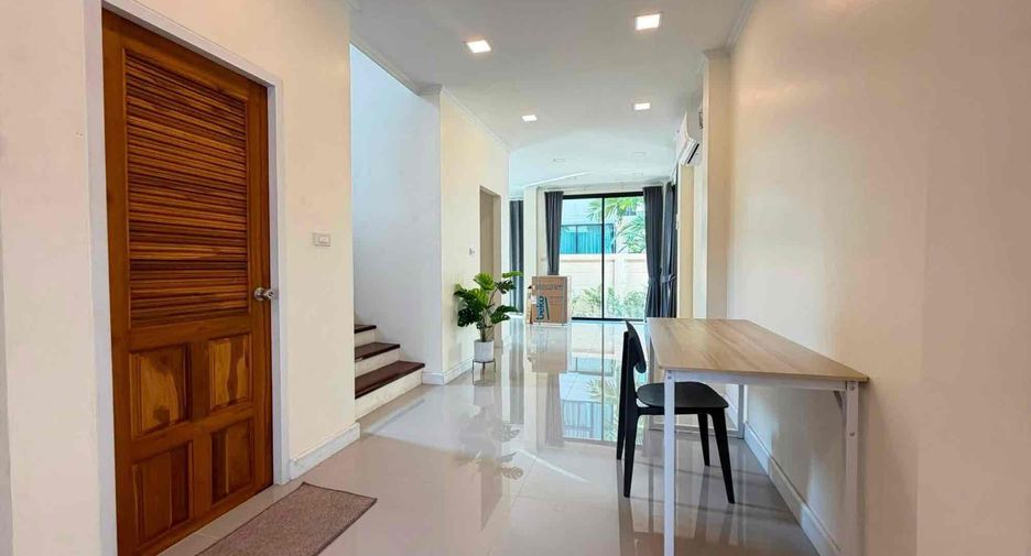 Haus zur Miete mit 3 Zimmer in Bang Lamung, Chonburi