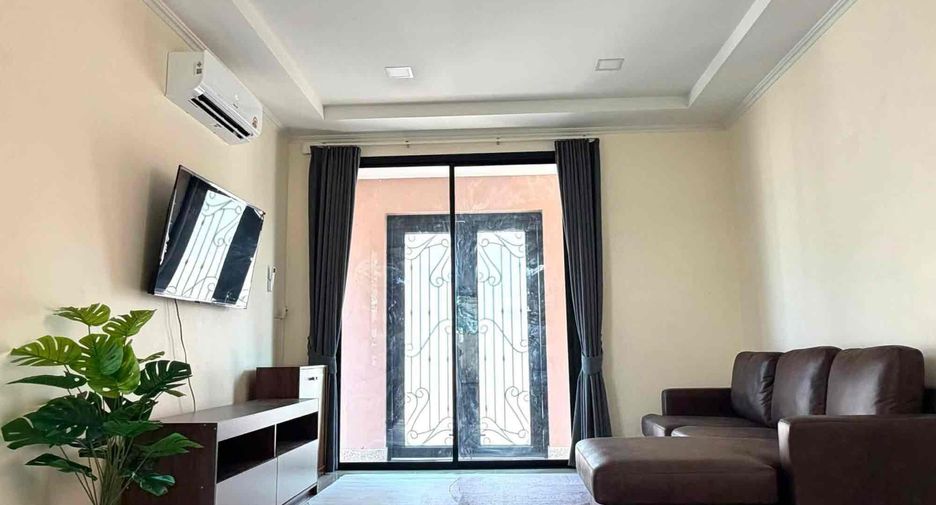 Haus zur Miete mit 3 Zimmer in Bang Lamung, Chonburi