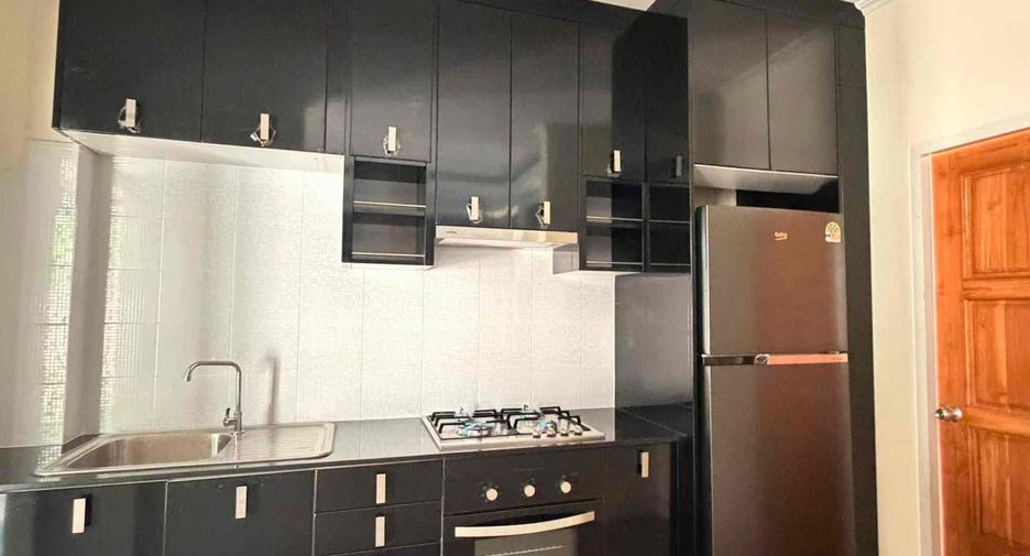 Haus zur Miete mit 3 Zimmer in Bang Lamung, Chonburi