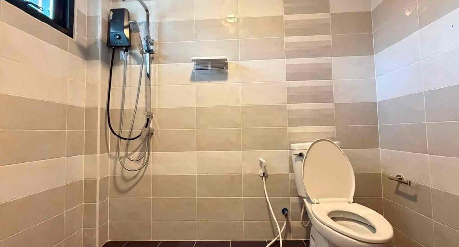 Haus zur Miete mit 3 Zimmer in Bang Lamung, Chonburi