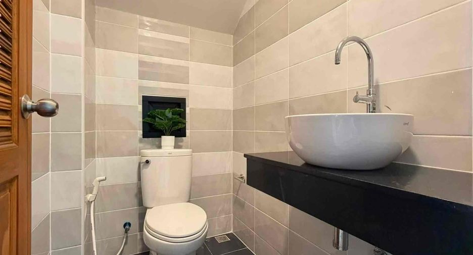 Haus zur Miete mit 3 Zimmer in Bang Lamung, Chonburi
