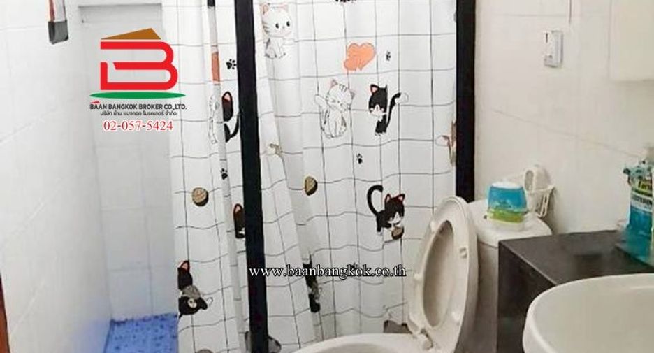 Casa adosada en venta de 4 habitaciones en Lam Luk Ka, Pathum Thani