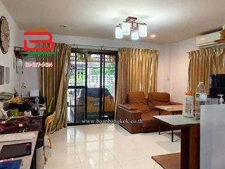 Casa adosada en venta de 4 habitaciones en Lam Luk Ka, Pathum Thani