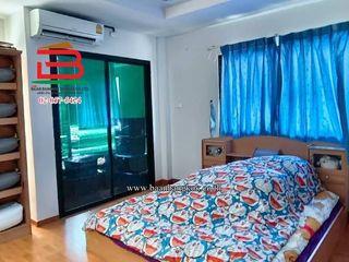 Casa adosada en venta de 4 habitaciones en Lam Luk Ka, Pathum Thani