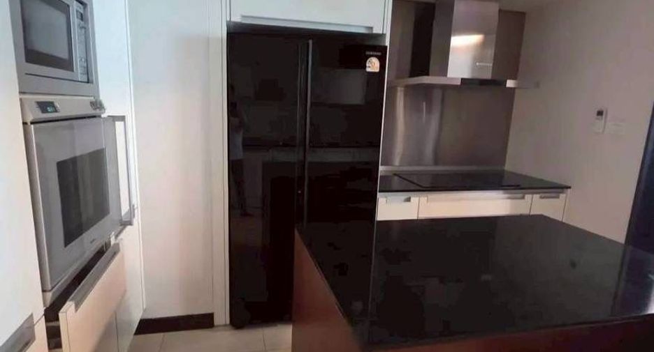 For rent 3 ベッドルーム condo in Pathum Wan, Bangkok