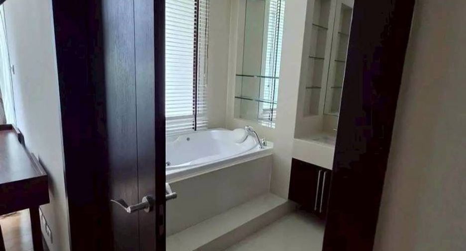 For rent 3 ベッドルーム condo in Pathum Wan, Bangkok