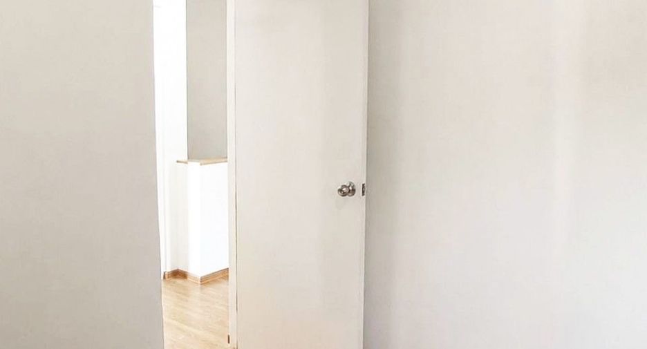 For sale 3 bedrooms townhouse in Sai Mai, Bangkok