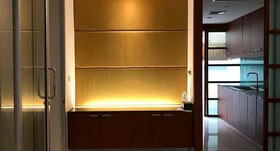 For rent 5 ベッドルーム townhouse in Watthana, Bangkok