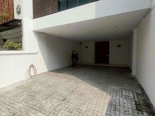 For rent 5 ベッドルーム townhouse in Watthana, Bangkok