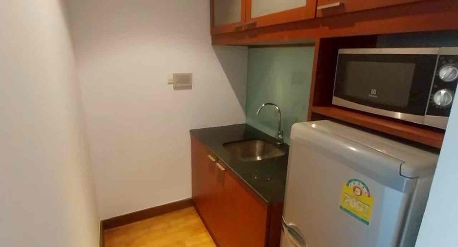For rent 5 ベッドルーム townhouse in Watthana, Bangkok