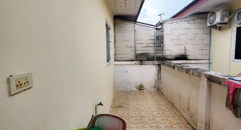 For sale 2 bedrooms townhouse in Phan Thong, Chonburi