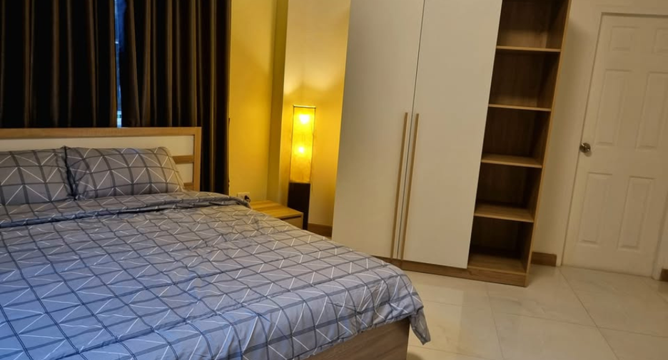 For rent 7 bedrooms house in Hang Dong, Chiang Mai