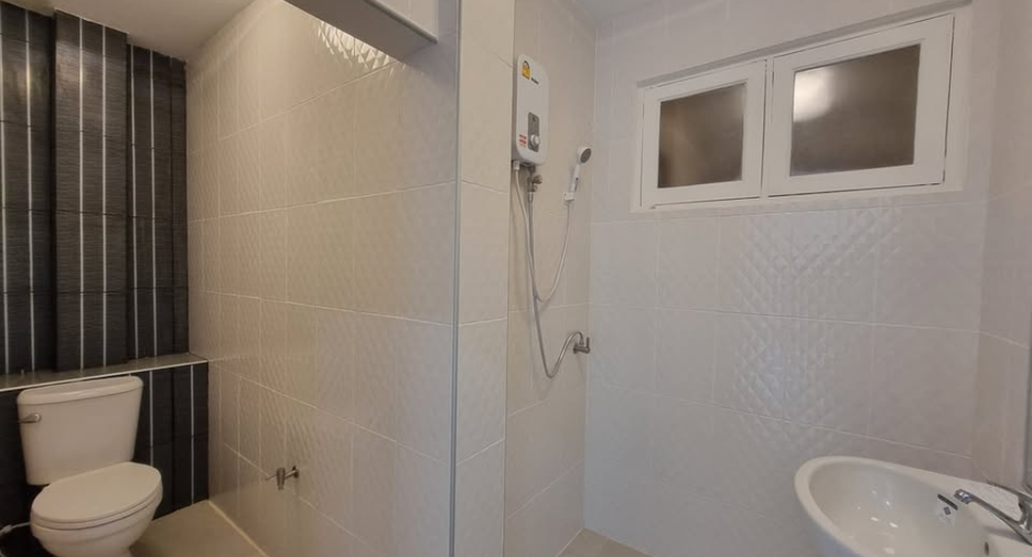 For rent 7 bedrooms house in Hang Dong, Chiang Mai