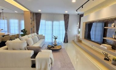 For rent and for sale 4 bedrooms house in Bang Phli, Samut Prakan