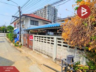 Casa adosada en venta de 3 habitaciones en Bang Khen, Bangkok