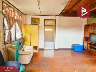 Casa adosada en venta de 3 habitaciones en Bang Khen, Bangkok