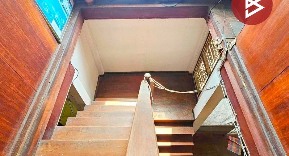 Casa adosada en venta de 3 habitaciones en Bang Khen, Bangkok