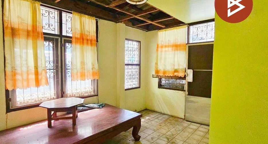 Casa adosada en venta de 3 habitaciones en Bang Khen, Bangkok