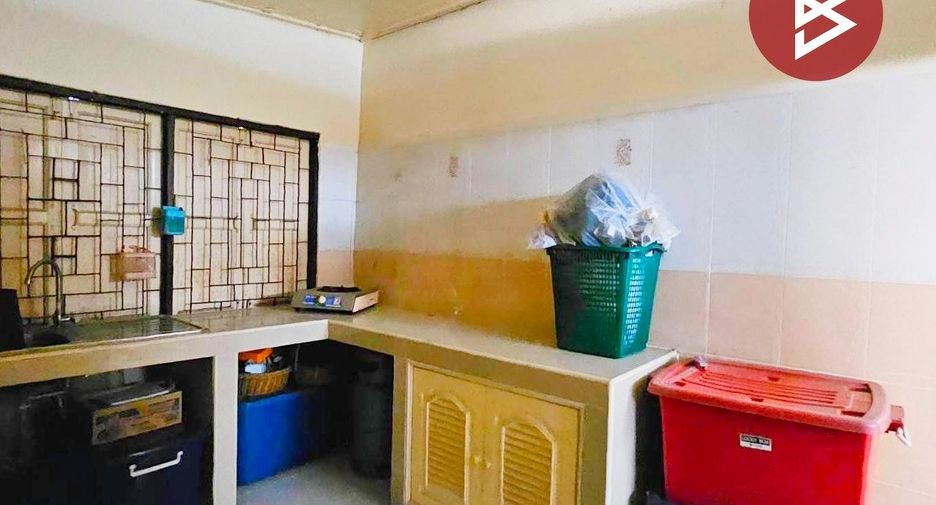 Casa adosada en venta de 3 habitaciones en Bang Khen, Bangkok