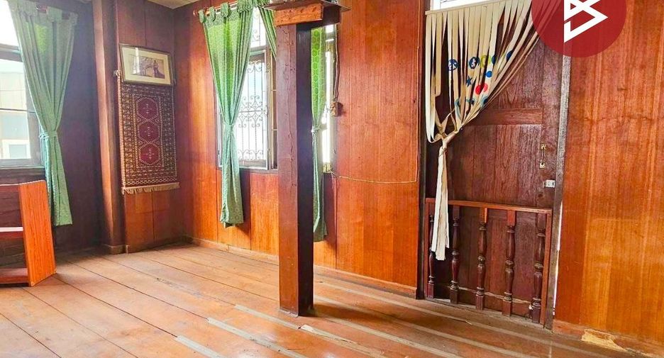 Casa adosada en venta de 3 habitaciones en Bang Khen, Bangkok