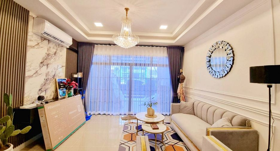 À vendre 3 chambres maison de ville à Bang Lamung, Chonburi