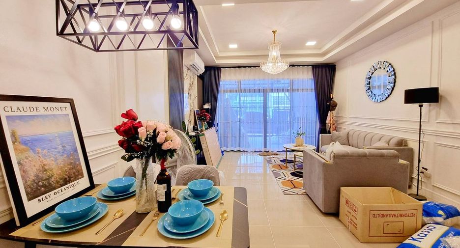À vendre 3 chambres maison de ville à Bang Lamung, Chonburi