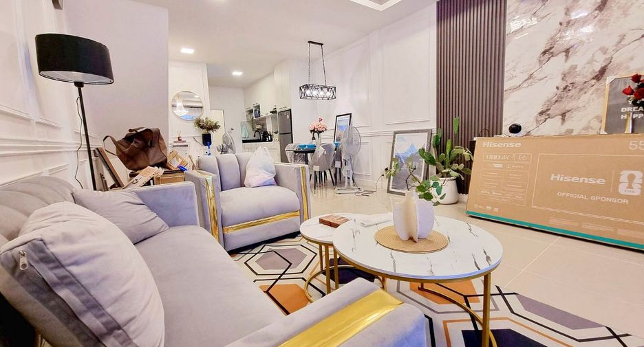 À vendre 3 chambres maison de ville à Bang Lamung, Chonburi