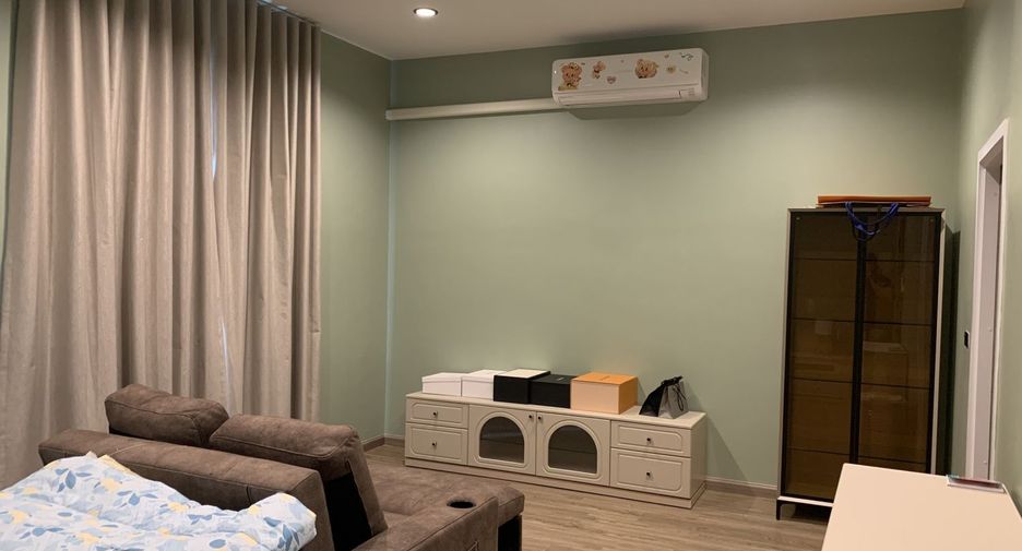 Casa en alquiler de 3 habitaciones en Bang Sue, Bangkok