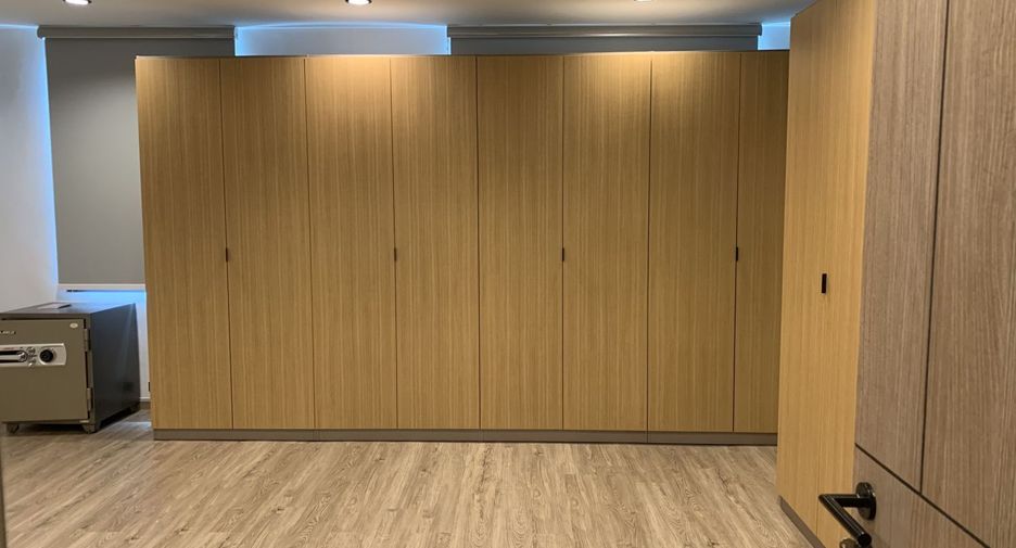 Casa en alquiler de 3 habitaciones en Bang Sue, Bangkok