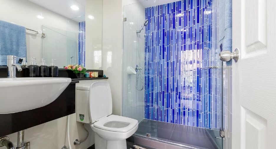 For rent 1 bed condo in Phra Khanong, Bangkok