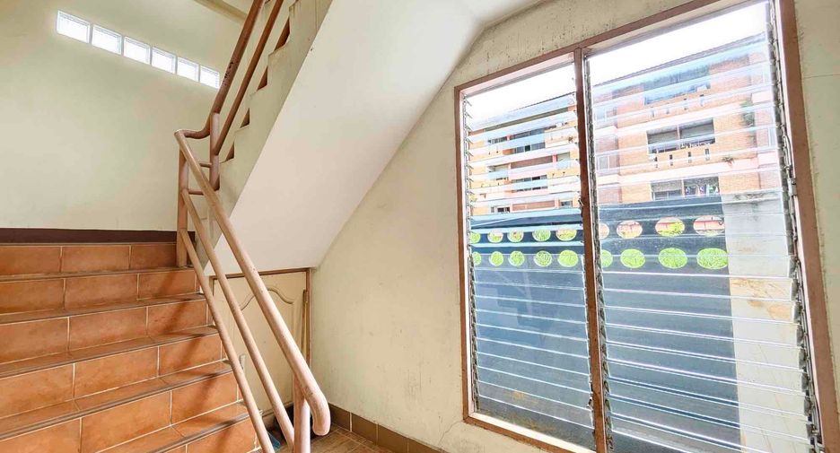 For sale 68 bedrooms apartment in Mueang Chiang Mai, Chiang Mai