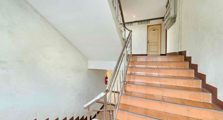 For sale 68 bedrooms apartment in Mueang Chiang Mai, Chiang Mai