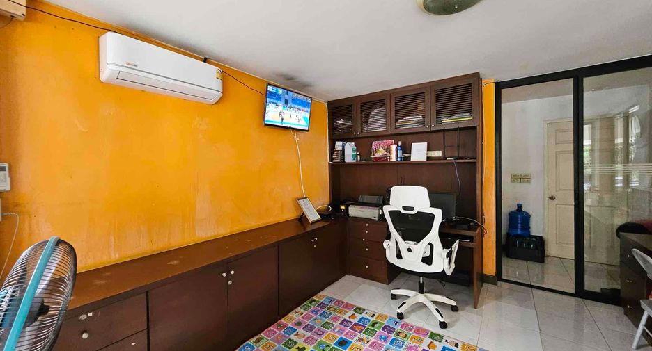 For sale 45 bedrooms apartment in Mueang Chiang Mai, Chiang Mai