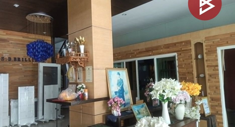 À vendre 5 chambres local commercial à Pak Kret, Nonthaburi