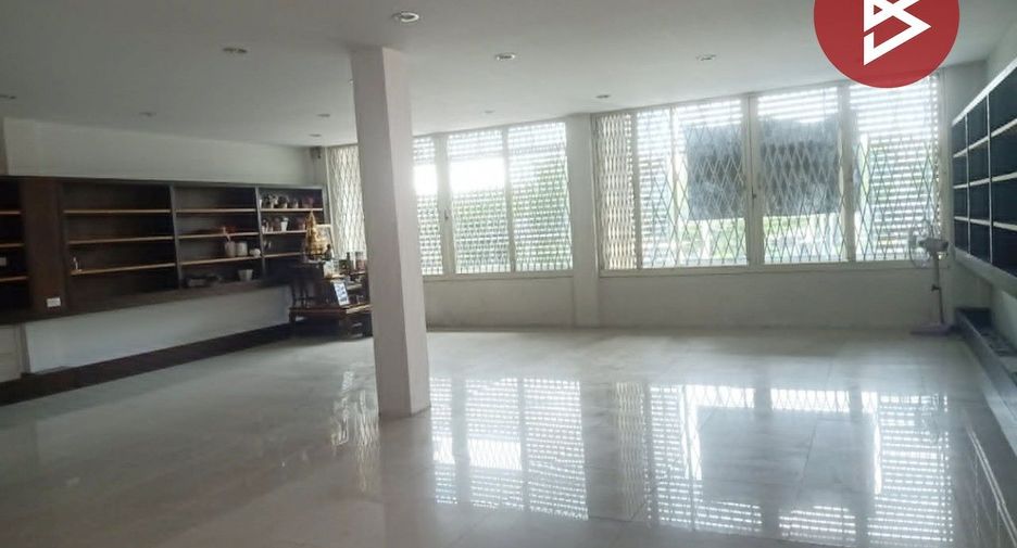 À vendre 5 chambres local commercial à Pak Kret, Nonthaburi