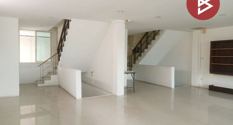 À vendre 5 chambres local commercial à Pak Kret, Nonthaburi
