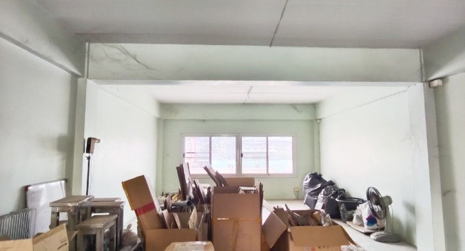 For sale 3 ベッドルーム retail Space in Bang Sao Thong, Samut Prakan