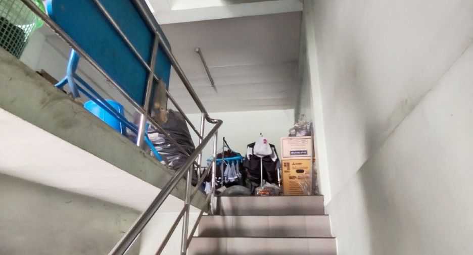 For sale 3 ベッドルーム retail Space in Bang Sao Thong, Samut Prakan
